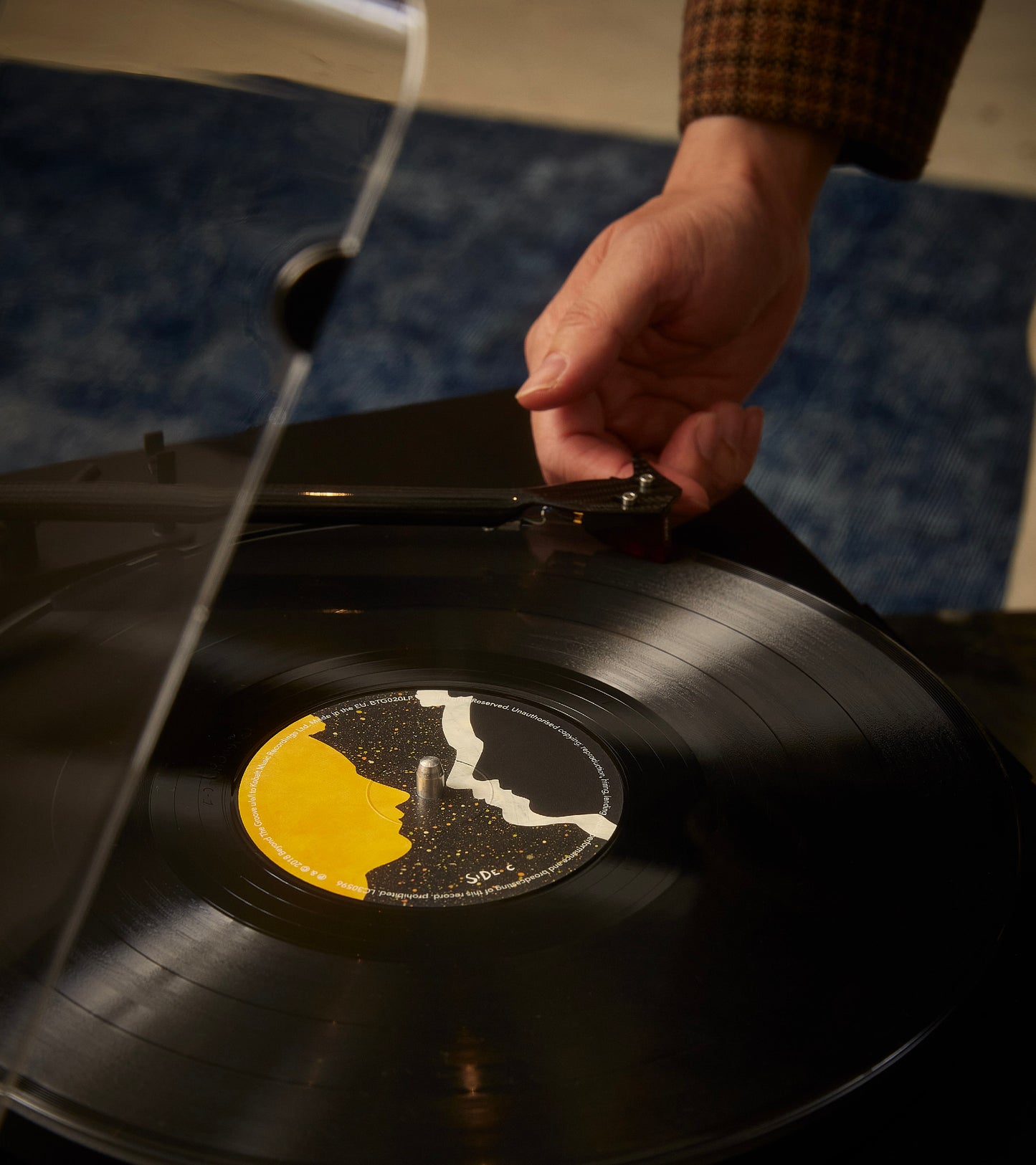เครื่องเล่นแผ่นเสียง All-In-One The+Record Player